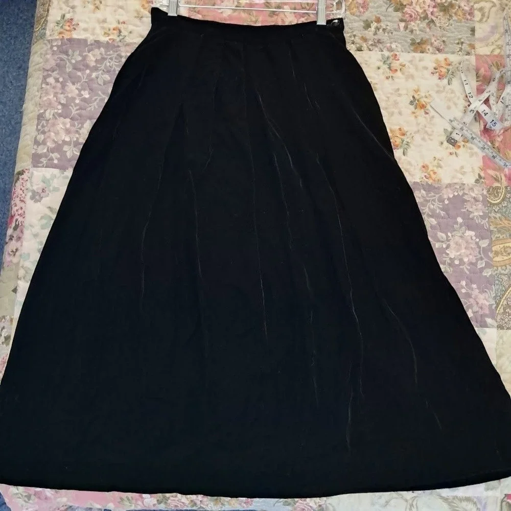 Vintage 70s JOHN MEYER 12 Black Velvet Maxi Skirt Gothic Victorian Dark Romantic